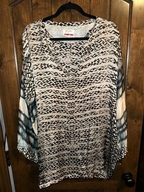 RARE VINTAGE Johnny Was 100% Silk Patterned V-Neck Top